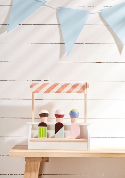 Ice cream table stand